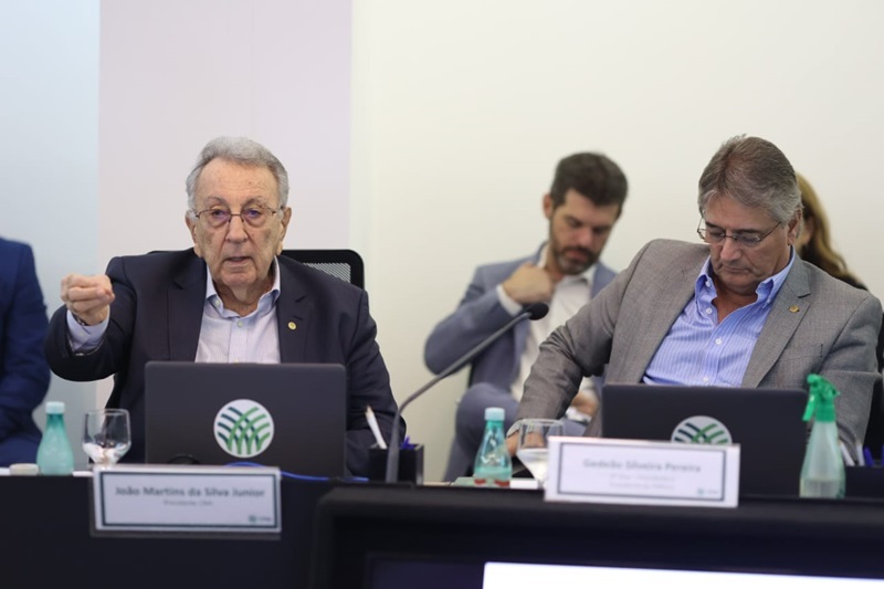 Presidente da CNA, João Martins, ao lado do presidente da Farsul, Gedeão Pereira.