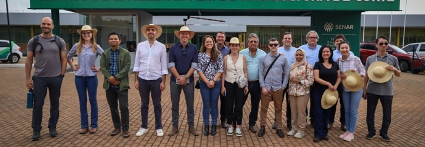 Comitiva do AgroBrazil visita Centro de Excelência em Bovinocultura de Corte do Senar
