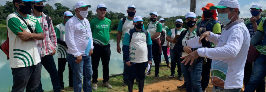 ​Produtor rural atendido pelo ATeG recebe visita técnica de alunos dos Cursos Técnicos em Agronegócio e Fruticultura do Senar Amazonas
