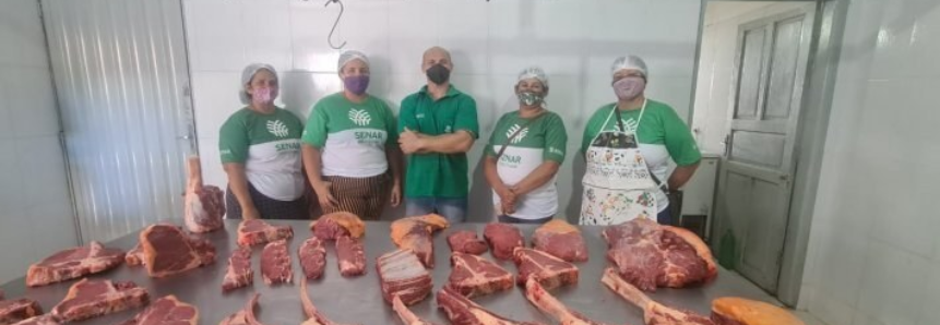 Moradores de Guiratinga aprendem cortes especiais de carne bovina