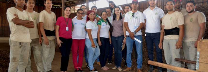 Estudantes do SENAR Acre unem teoria e prática durante visita à Cooperacre