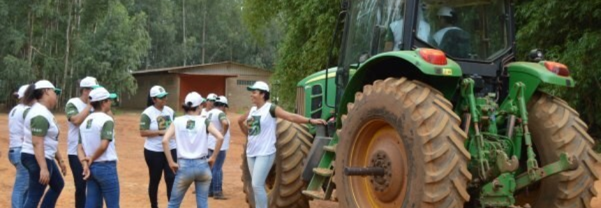 Curso inédito de Operadora de Tratores Agrícola empodera mulheres no campo