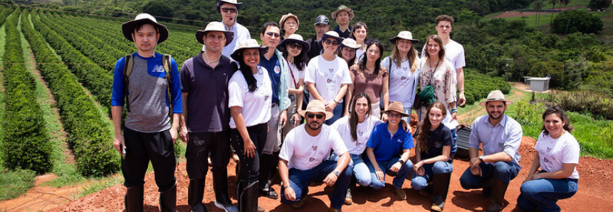 CNA leva imprensa internacional para conhecer a produção sustentável do café no Cerrado Mineiro