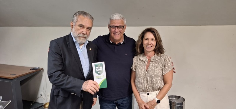 Presidente da Faerj, Rodolfo Tavares, Chico Leite, presidente do Sindicato Rural de Barra do Piraí e membro da Comissão Nacional de Meio Ambiente da CNA, e Cláudia Mendes, coordenadora do RetifiCAR.