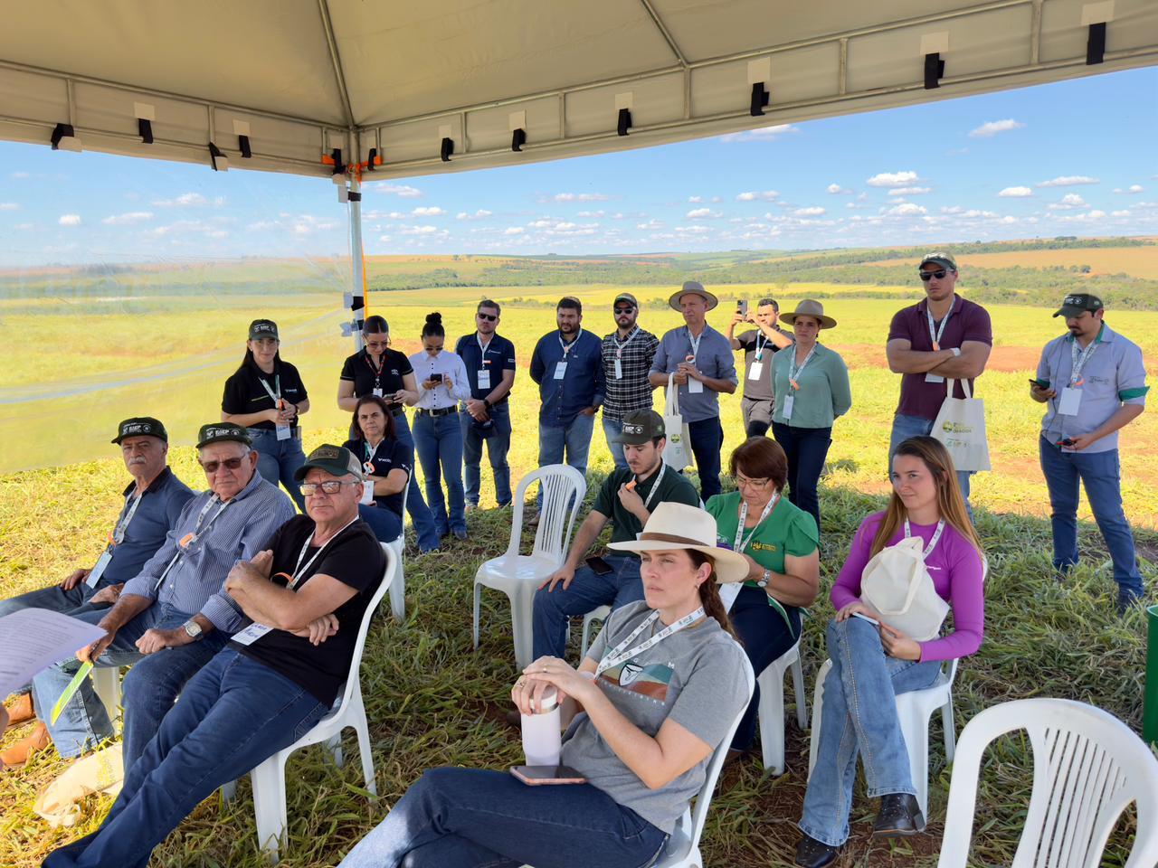 Dia de Campo em Umuarama demonstra técnicas voltadas ao solo arenoso