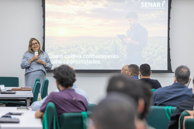 A diretora do Centro de Educação Profissional, Carine Magalhães, também participou da abertura do encontro