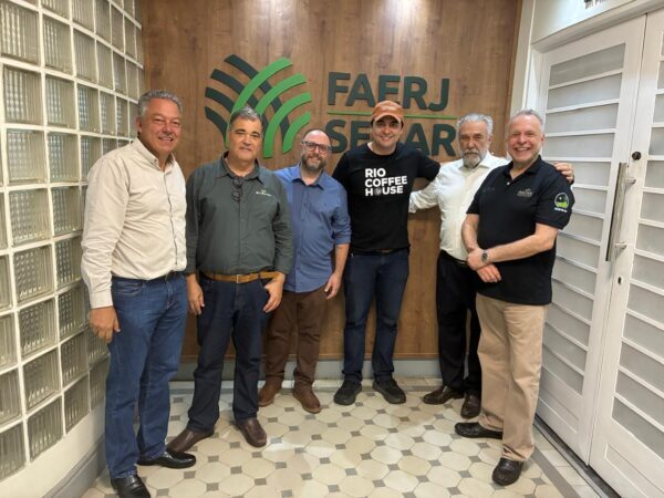 Encontro reúne lideranças do setor cafeeiro no Sistema Faerj/Senar