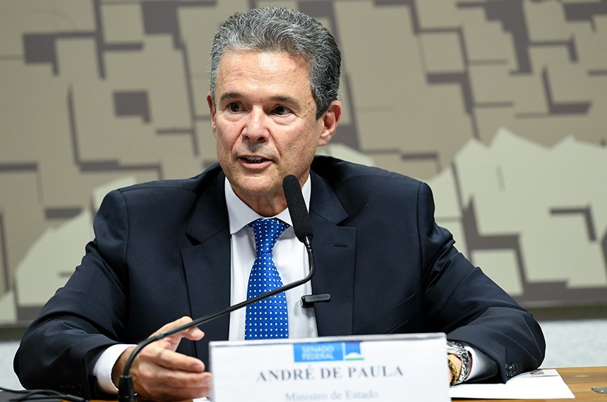 Ministro da Agricultura, André de Paula, assina protocolos e entrega expansão da rede meteorológica de Pernambuco na Agrinordeste