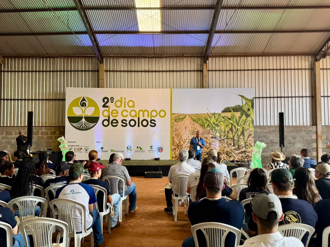 Dia de Campo em Cambará aborda alternativa para manejo do solo em altas temperaturas
