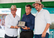 Diretor-geral do Senar recebe comenda do Mérito Agro durante Sealba Show 2024