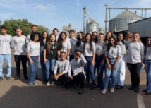 Alunos do Programa Jovem Aprendiz do Senar realizam visita técnica à Fazenda Progresso