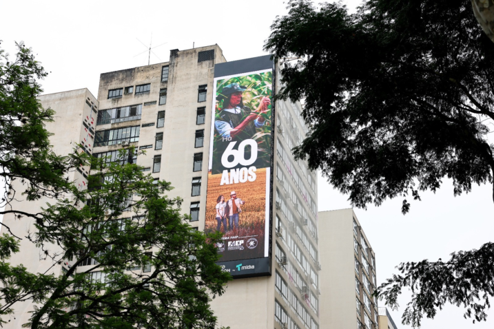 Painel Curitiba Square Campanha Sistema FAEP
