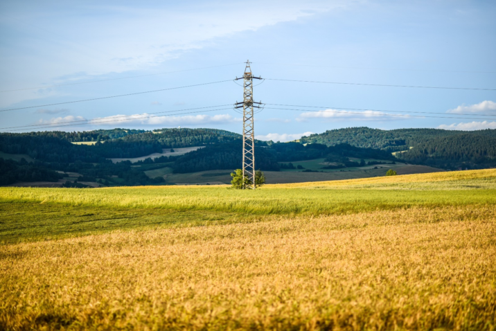 Rede eletrica no campo