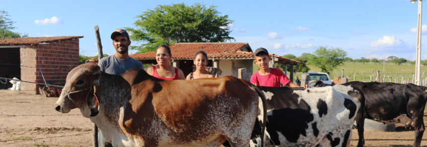 Com ajuda do Senar, família de produtores de leite aumenta renda e sonha em ter fazenda própria