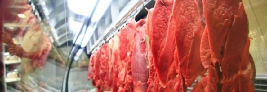 Lento escoamento da carne bovina influência pagamentos no mercado do boi gordo