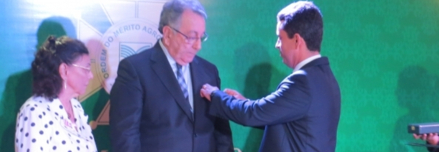 Presidente da CNA é homenageado no Estado do Amazonas com a "Ordem do Mérito Agropecuário 2016"