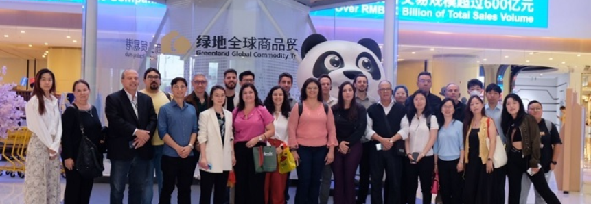 Missão da CNA visita centros comerciais em Xangai
