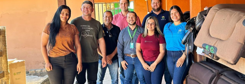 Senar-MT e Sindicato Rural de Matupá entregam novo kit equoterapia para APAE de Peixoto